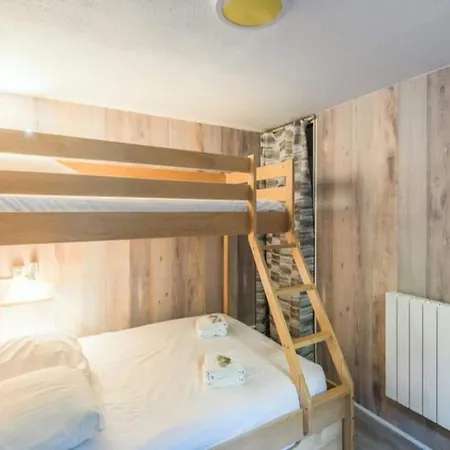 Apartament For 6 People *